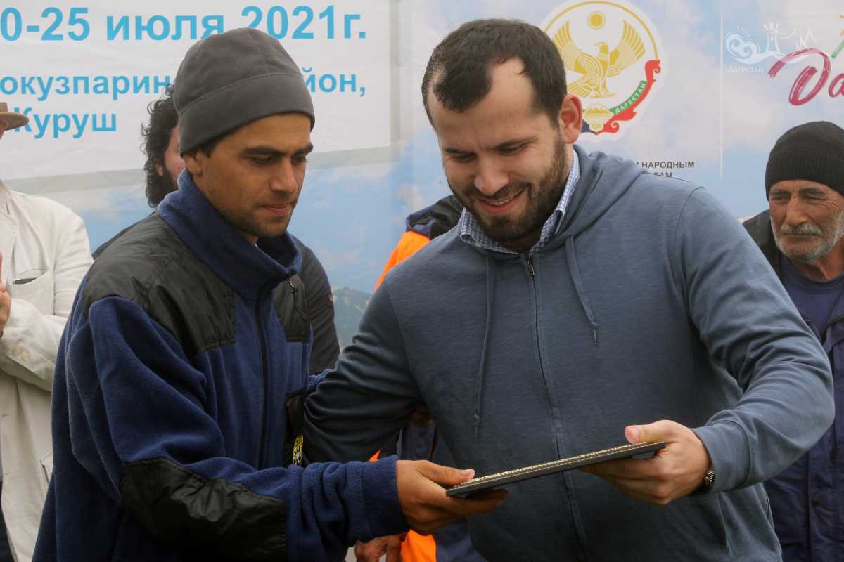 Эмин Мерданов посетил Докузпаринский район с рабочим визитом