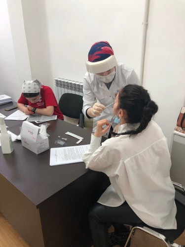 Специалисты Республиканского центра общественного здоровья и медицинской профилактики проводят экспресс-тестирование на COVID-19 в трёх Многофункциональных центрах Махачкалы