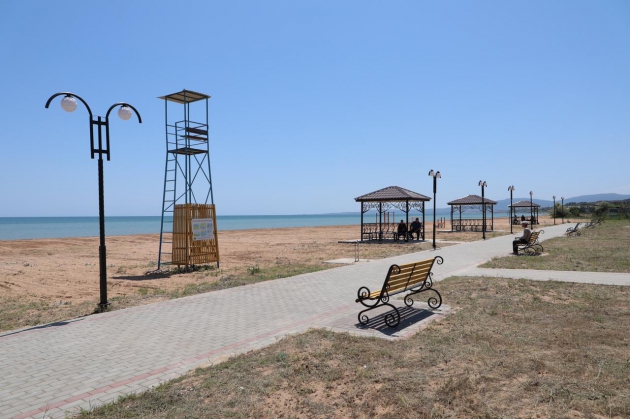 В Карабудахкентском районе благоустраивается территория пляжа «Волна»