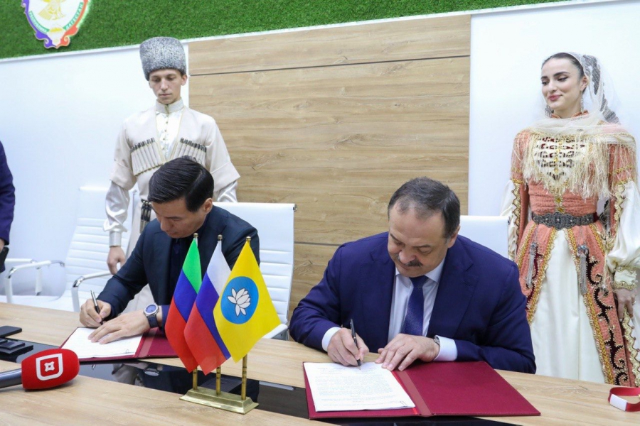 Дагестан и Калмыкия договорились о развитии двусторонних отношений