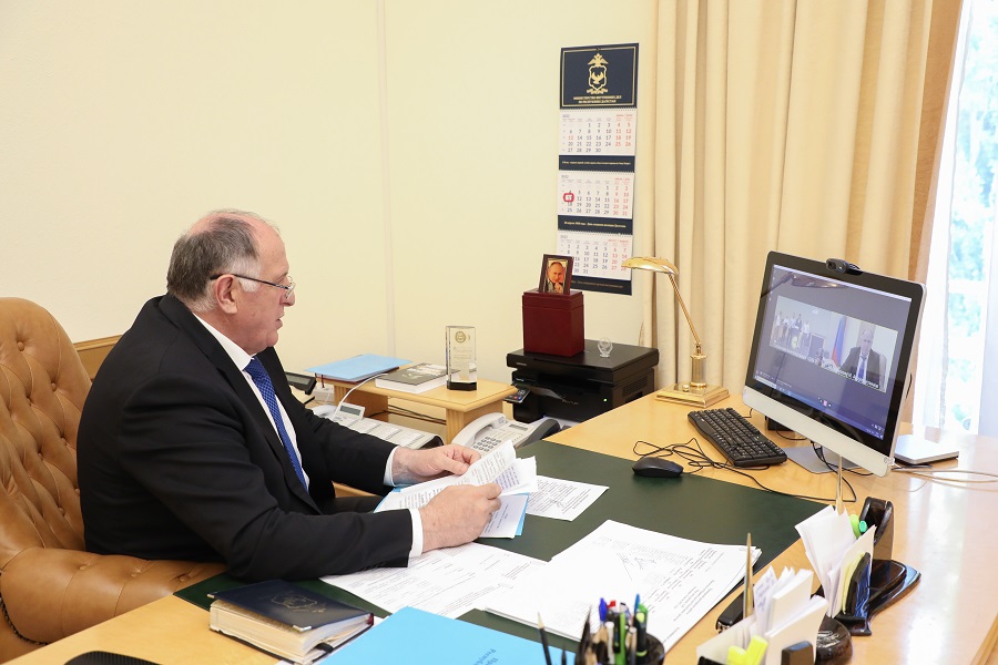 Первую крупную солнечную электростанцию торжественно открыли в Дагестане