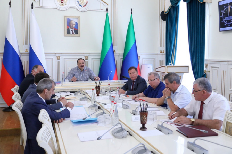 Глава Дагестана провел заседание Оперативного штаба по развитию экономики