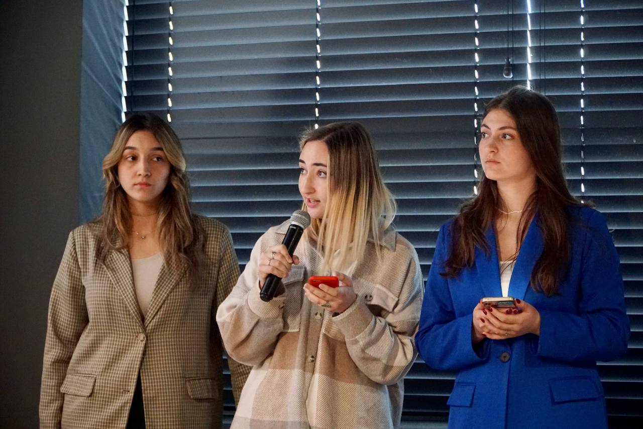 Участники студенческой экспедиции презентовали проект развития дагестанского ковроткачества