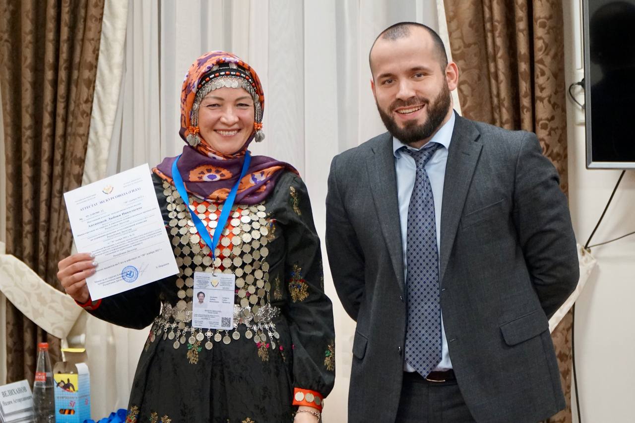 Первые аттестаты вручили экскурсоводам (гидам) Дагестана