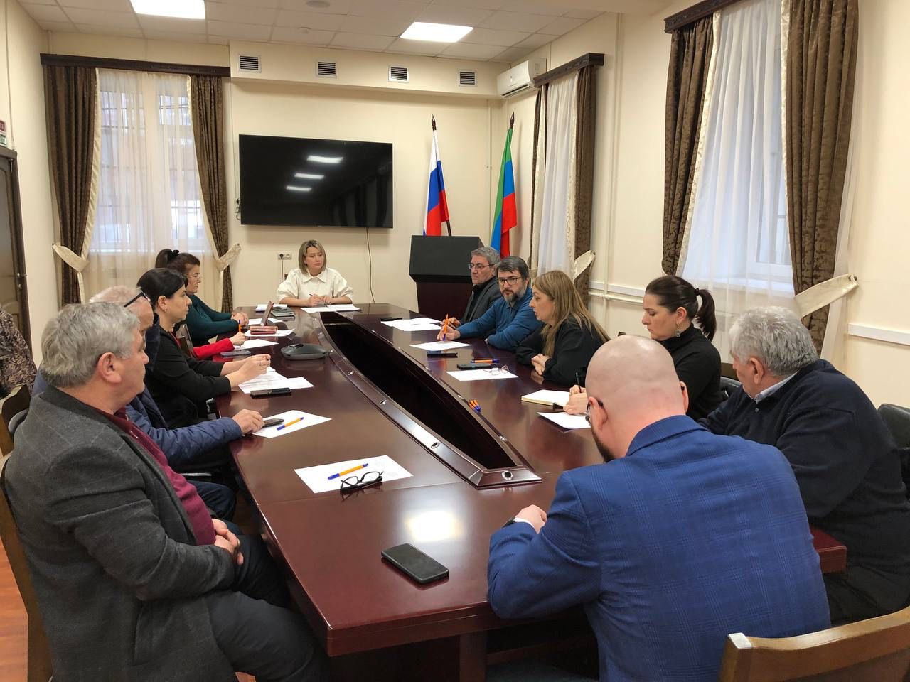 Доступность туристских объектов для инвалидов обсудили в Минтуризма Дагестана