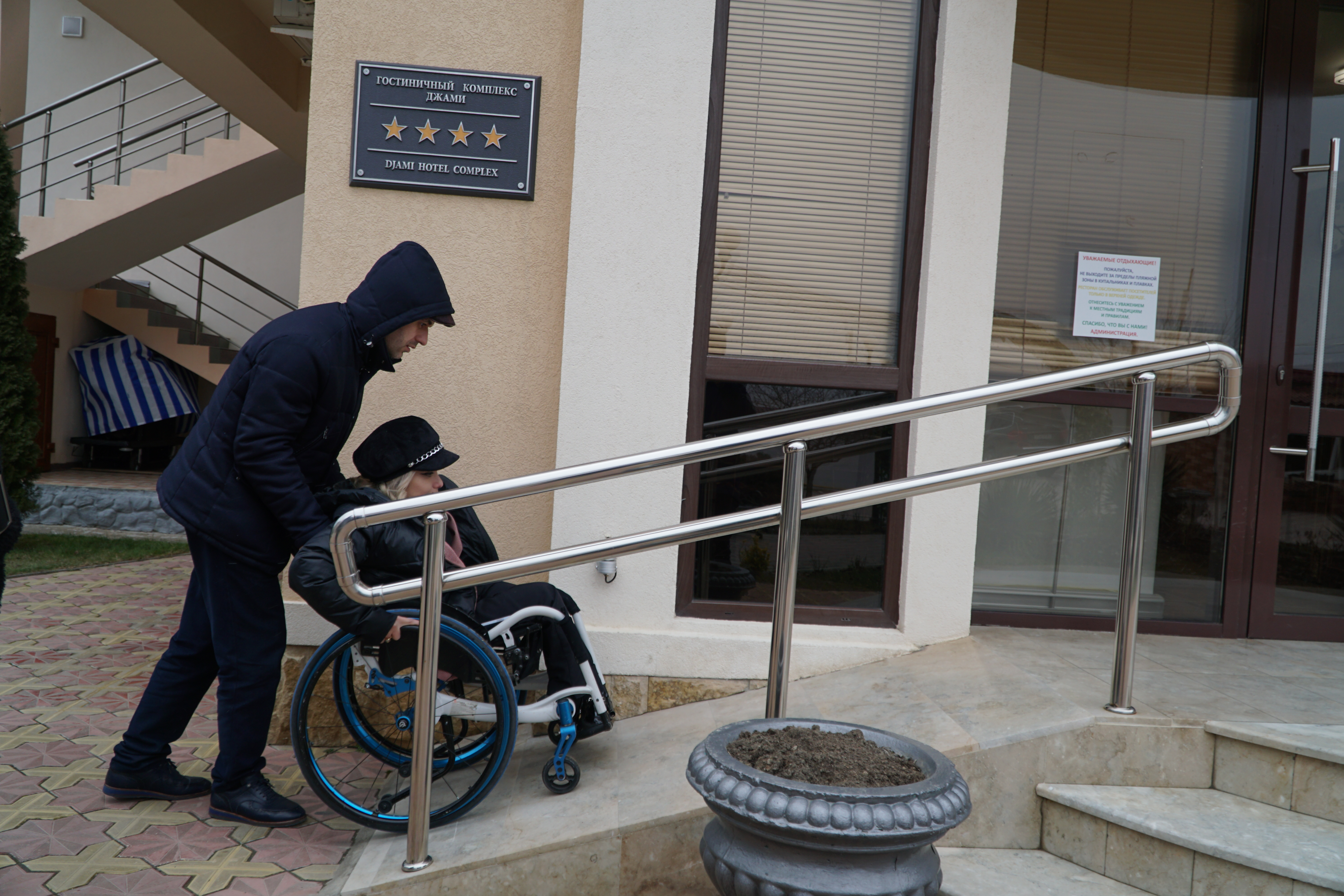 Туристские объекты Махачкалы проверили на доступность для инвалидов