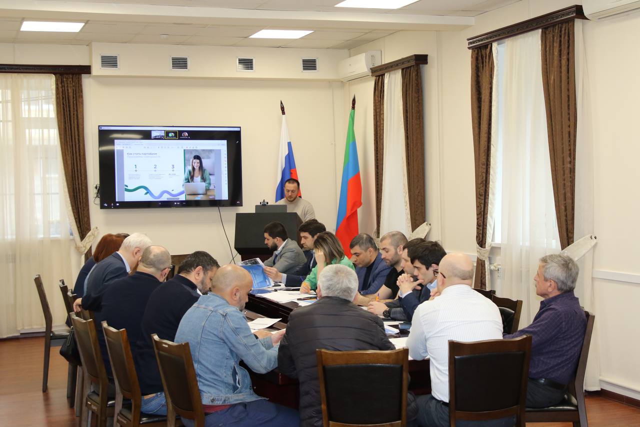Реализацию проекта «Карта туриста Республики Дагестан» обсудили в Минтуризме РД