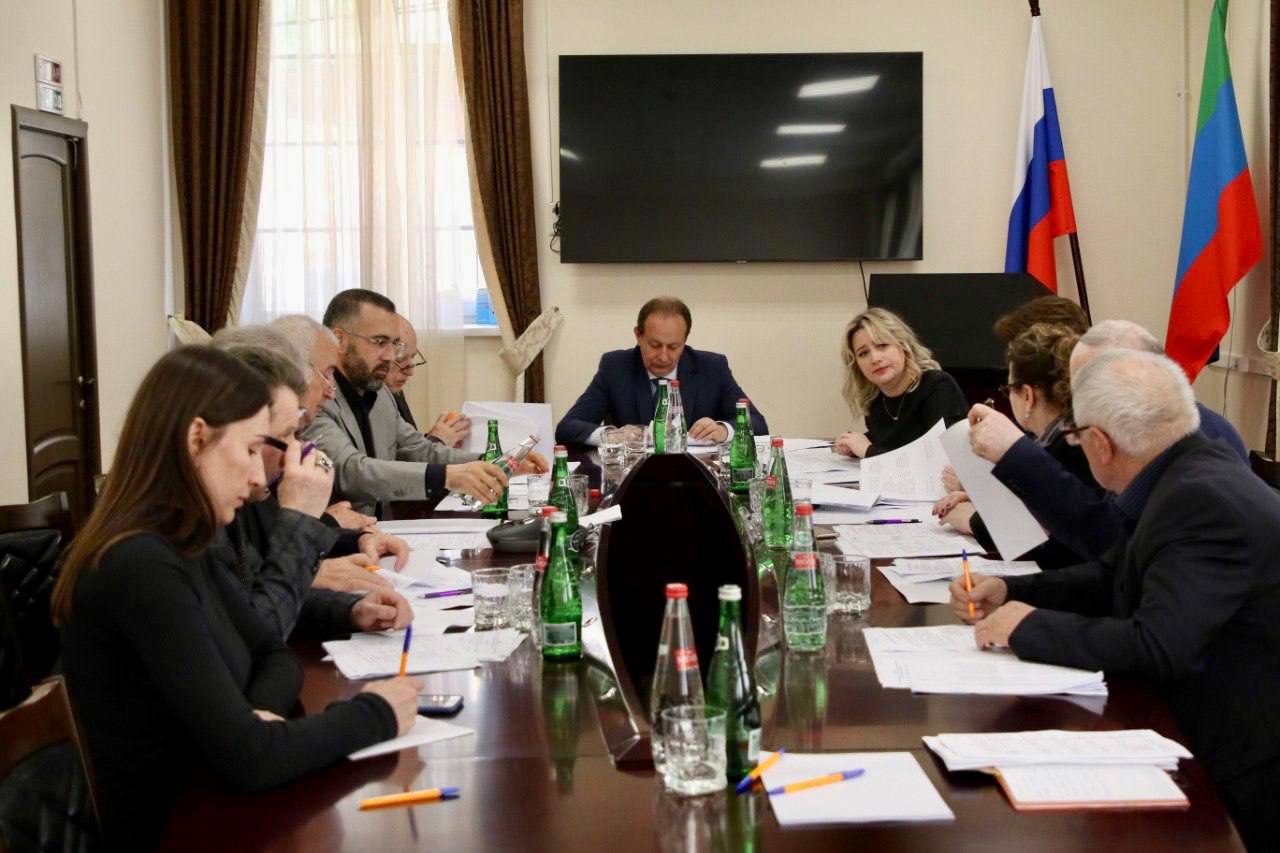 Художественно-экспертный совет при Правительстве РД оценил новые изделия дагестанских мастеров