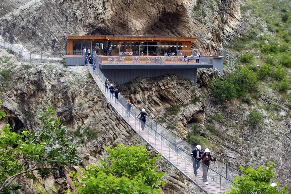 Представители минтуризма СКФО посетили пещерный комплекс "Нохъо"