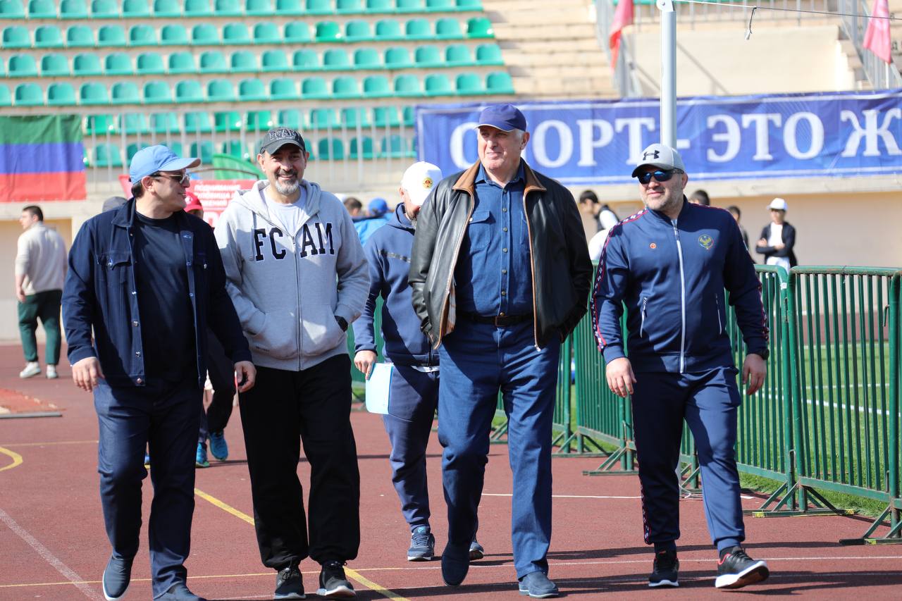 На стадионе «Труд» проходит фестиваль ГТО.