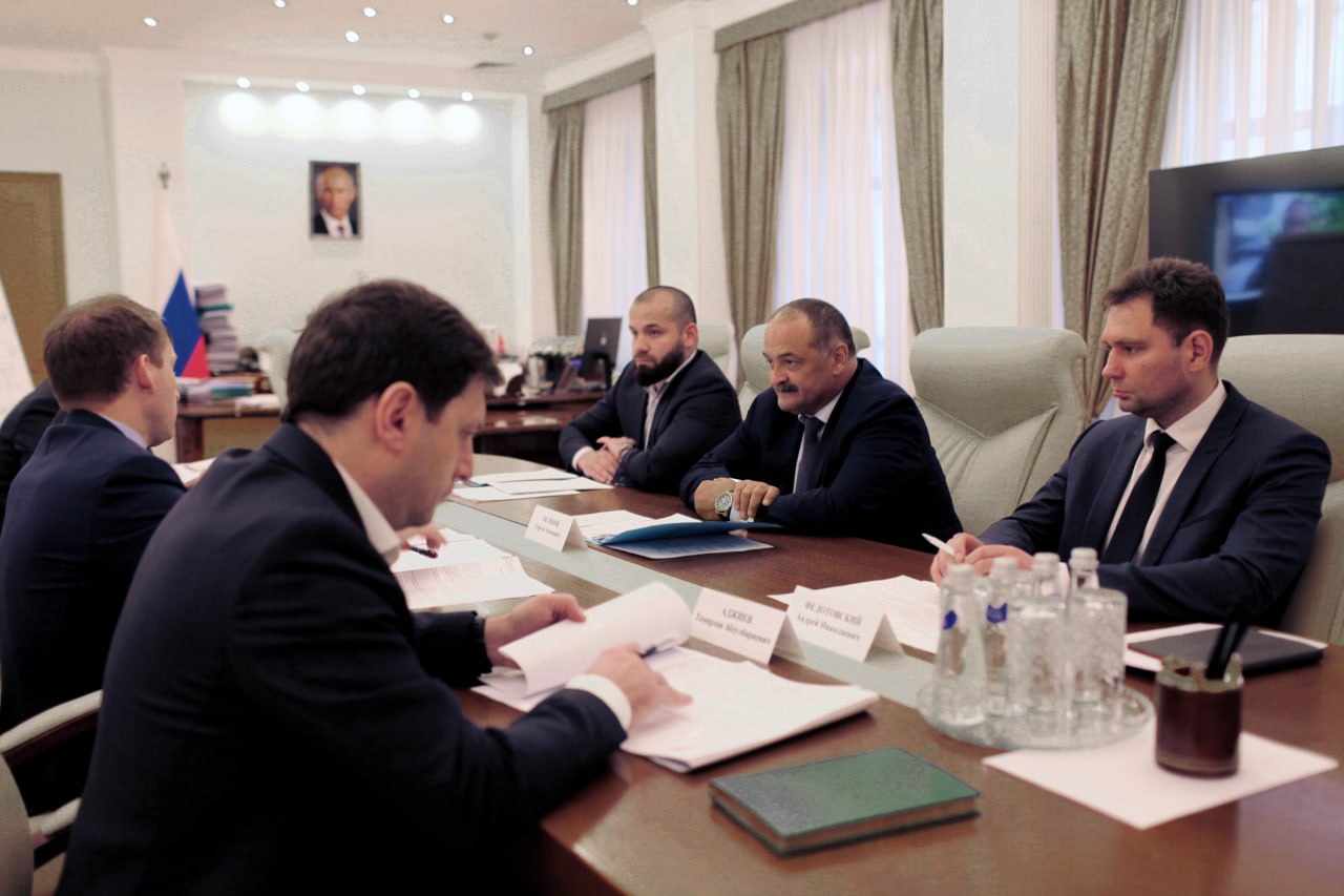 Глава Дагестана Сергей Меликов встретился с министром природных ресурсов и экологии России Александром Козловым.