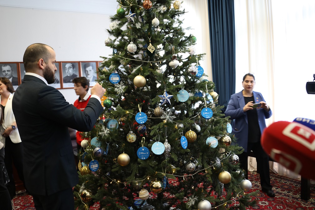 Эмин Мерданов присоединился к акции «Елка желаний»