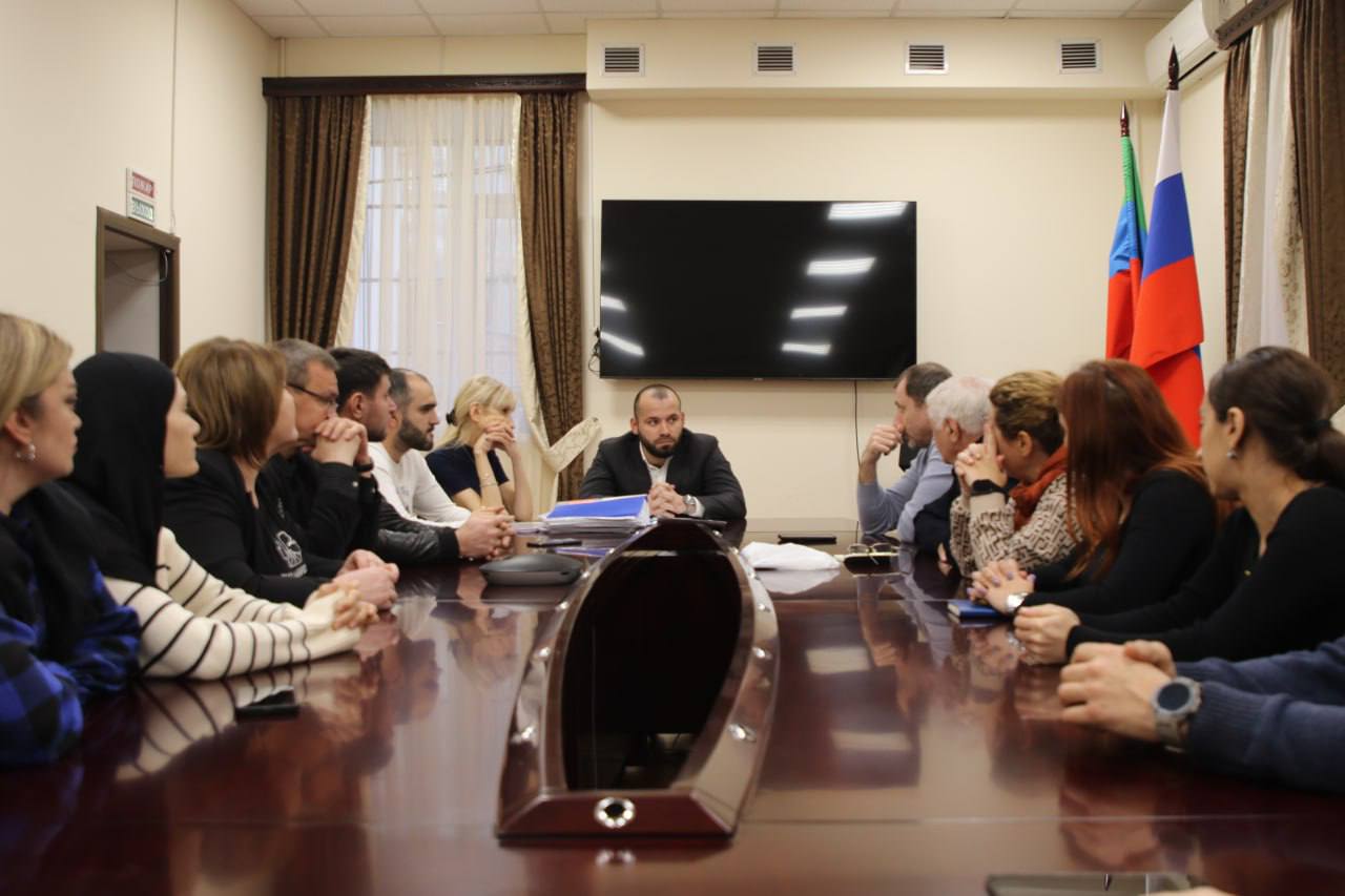 Встреча с экскурсоводами прошла в Минтуризме РД