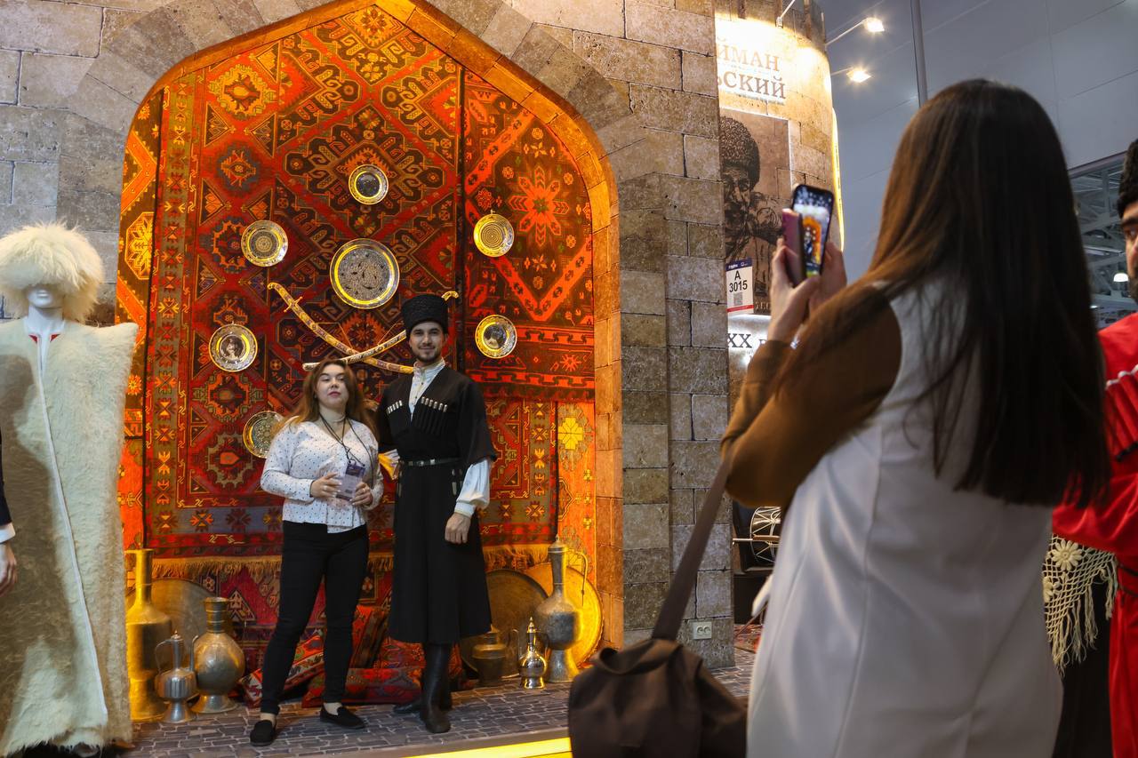 Стенд Республики Дагестан начал свою работу