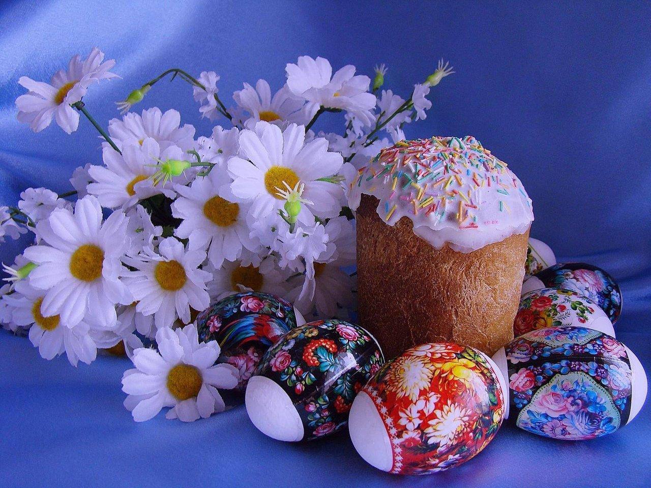 Коллектив Министерства по туризму и народным художественным промыслам Дагестана поздравляет всех православных христиан нашей республики с праздником Святой Пасхи!