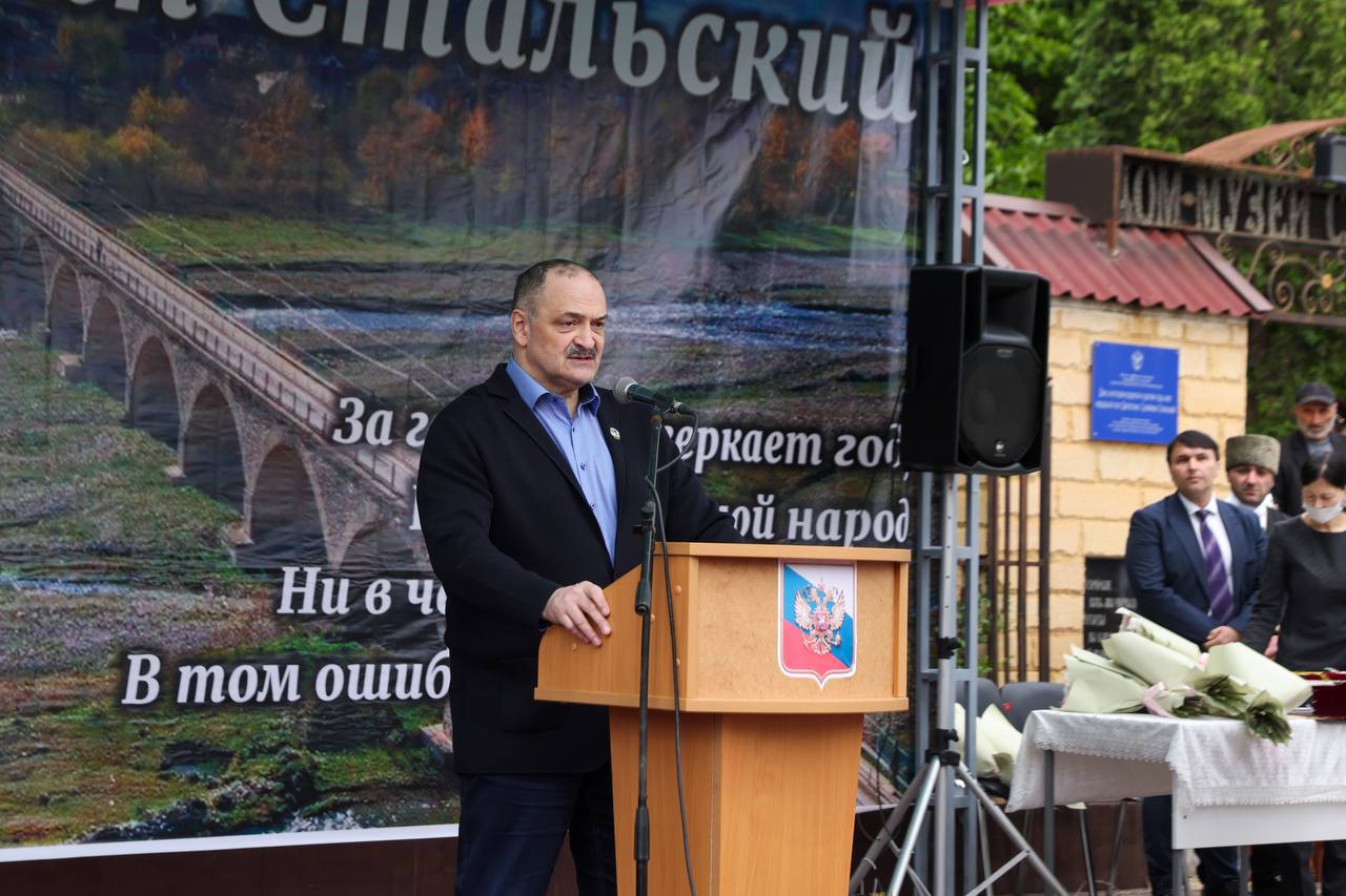 Сергей Меликов поблагодарил семью Керимовых за активное участие в подготовке к юбилею Сулеймана Стальского.