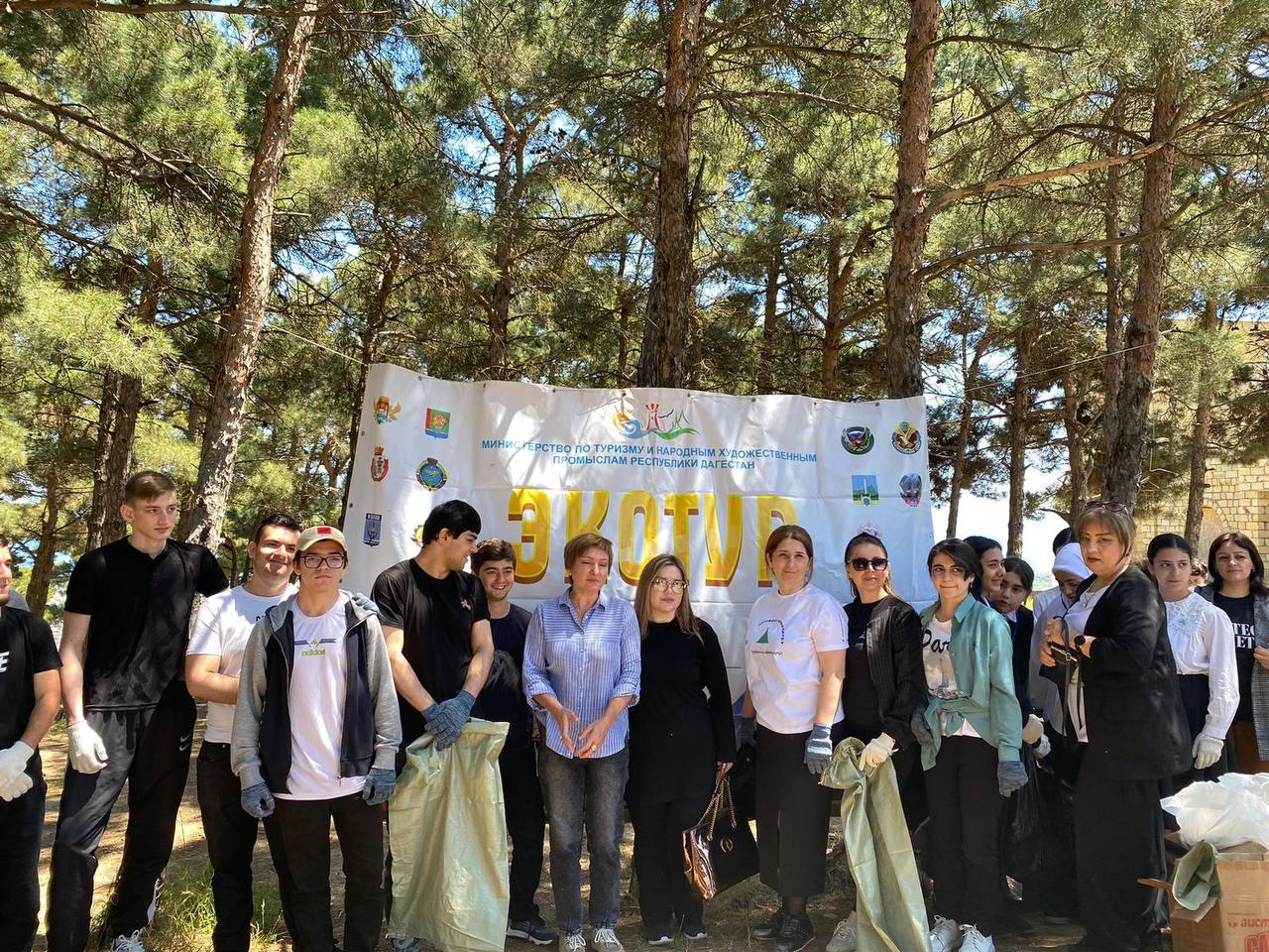 Экологическая акция «Эко-тур» прошла в Дербенте
