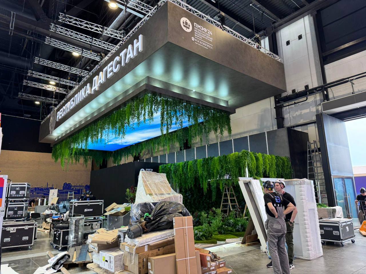 На площадке ПМЭФ идет строительство дагестанского стенда