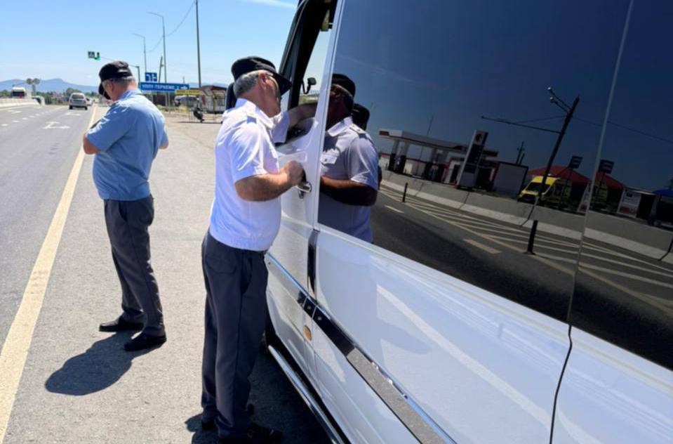 В Дагестане проверили водителей, перевозящих туристов