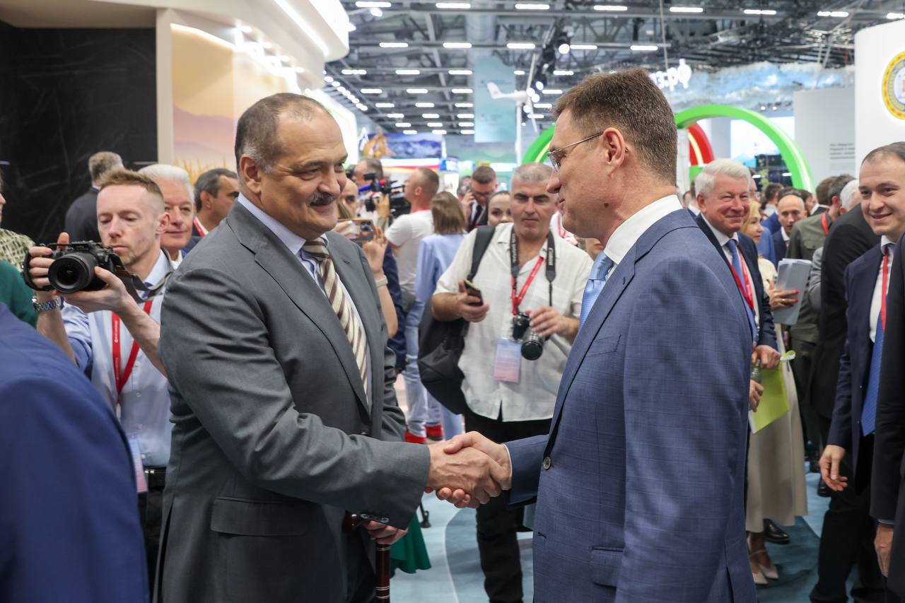 Александр Новак: «Будем ежегодно следить за реализацией проекта, уверен — достигнем цели по строительству этого замечательного кластера»