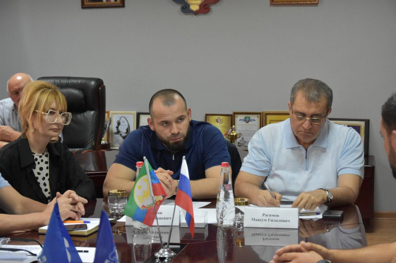 Эмин Мерданов провел выездной прием граждан в Дербентском районе