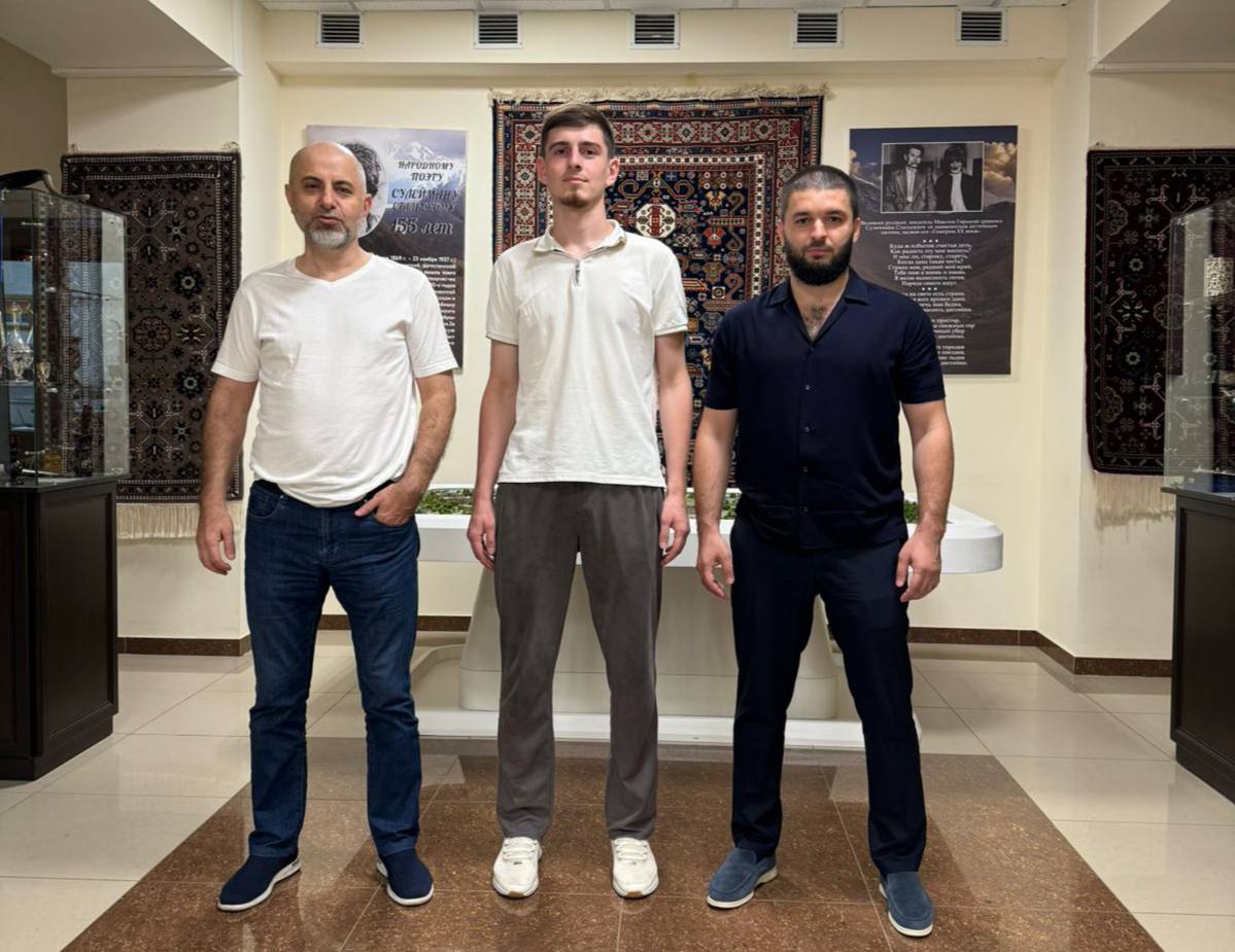 Работники Минтуризма РД проводили коллег на военную службу в зону СВО