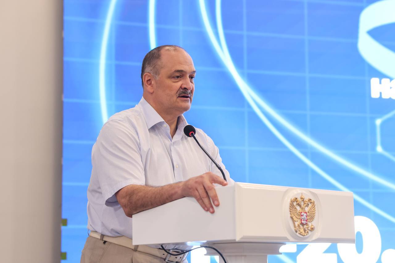 Сергей Меликов поприветствовал участников и гостей мероприятие-спутника VI Конгресса молодых ученых.