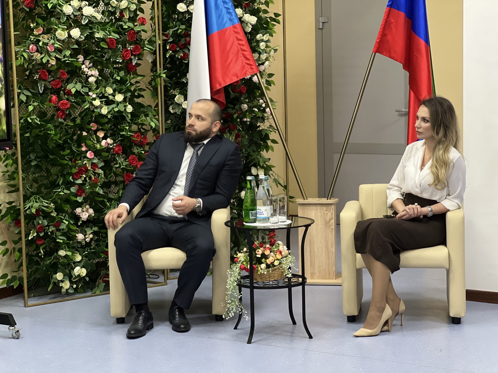 Эмин Мерданов встретился с учащимися Каспийского лицея