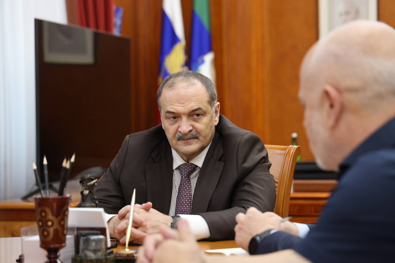 Сергей Меликов встретился с главой администрации Михайловского района Запорожской области Вячеславом Бедняком, который прибыл в Дагестан с ознакомительным визитом