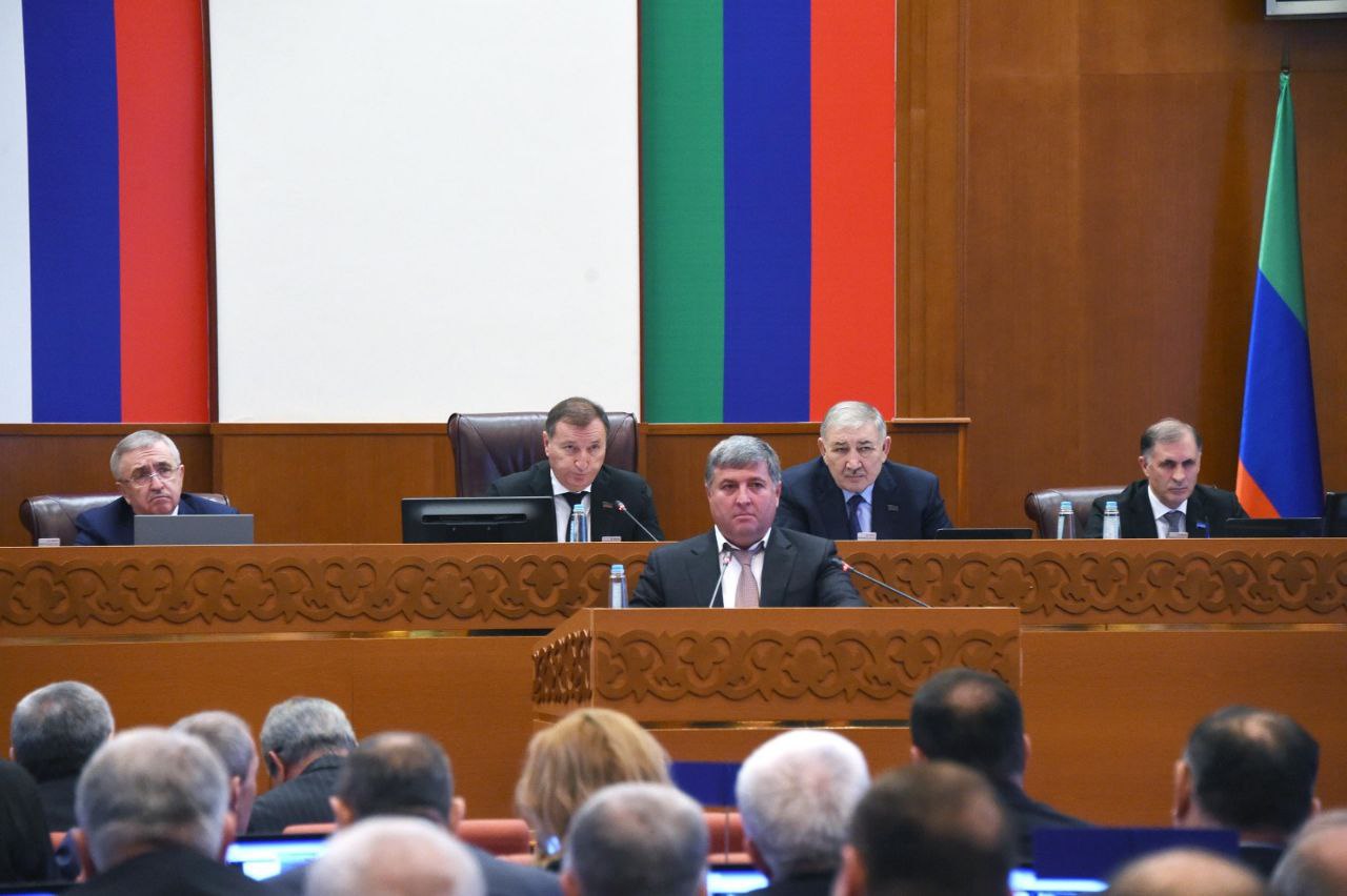 Проект республиканского бюджета на 2025-2027 годы принят в первом чтении