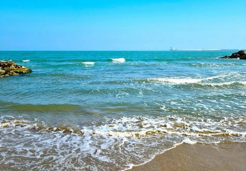 Безопасный отдых на Каспии: как купаться и загорать без неприятных сюрпризов