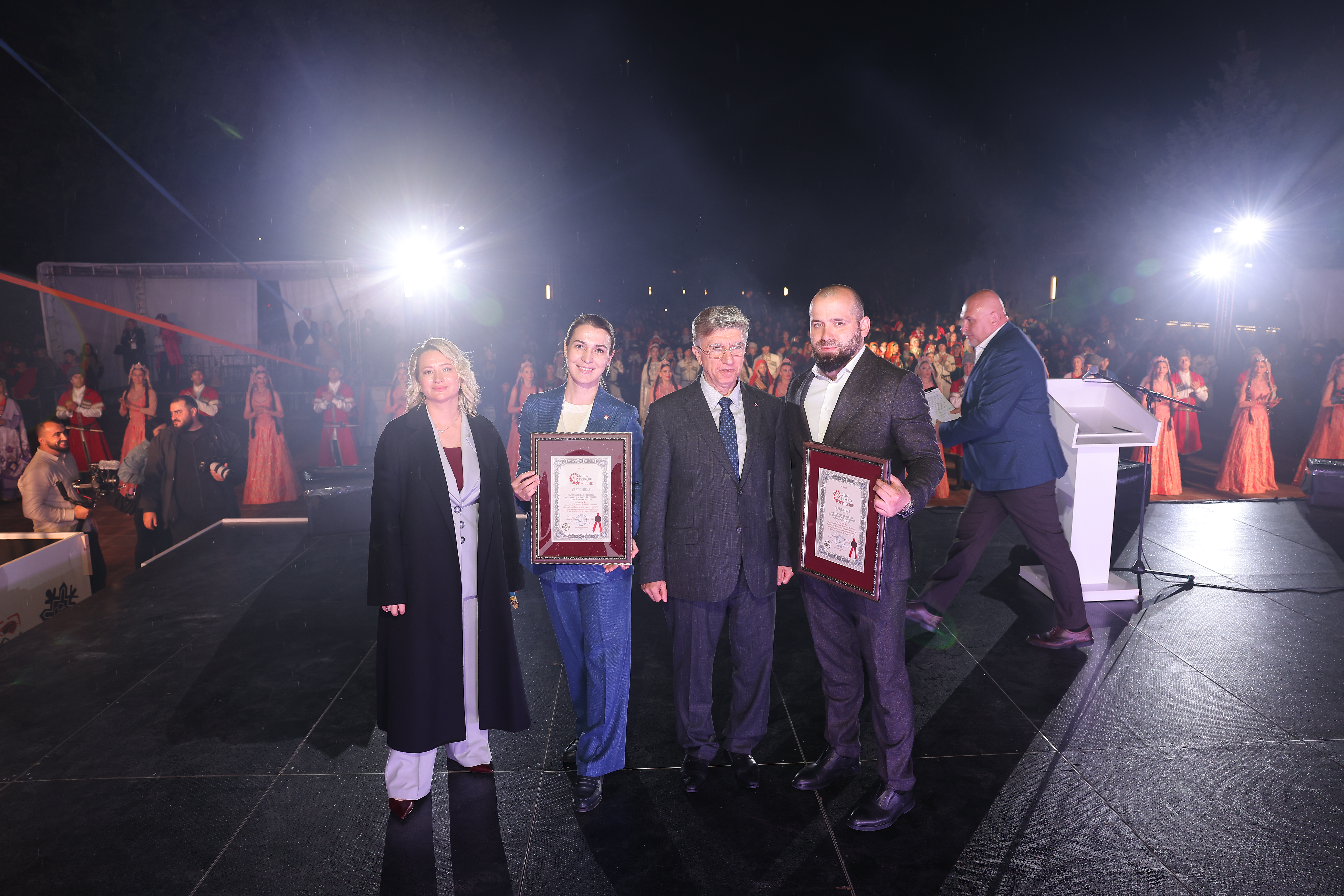 В Дагестане установлен рекорд России по массовой лезгинке