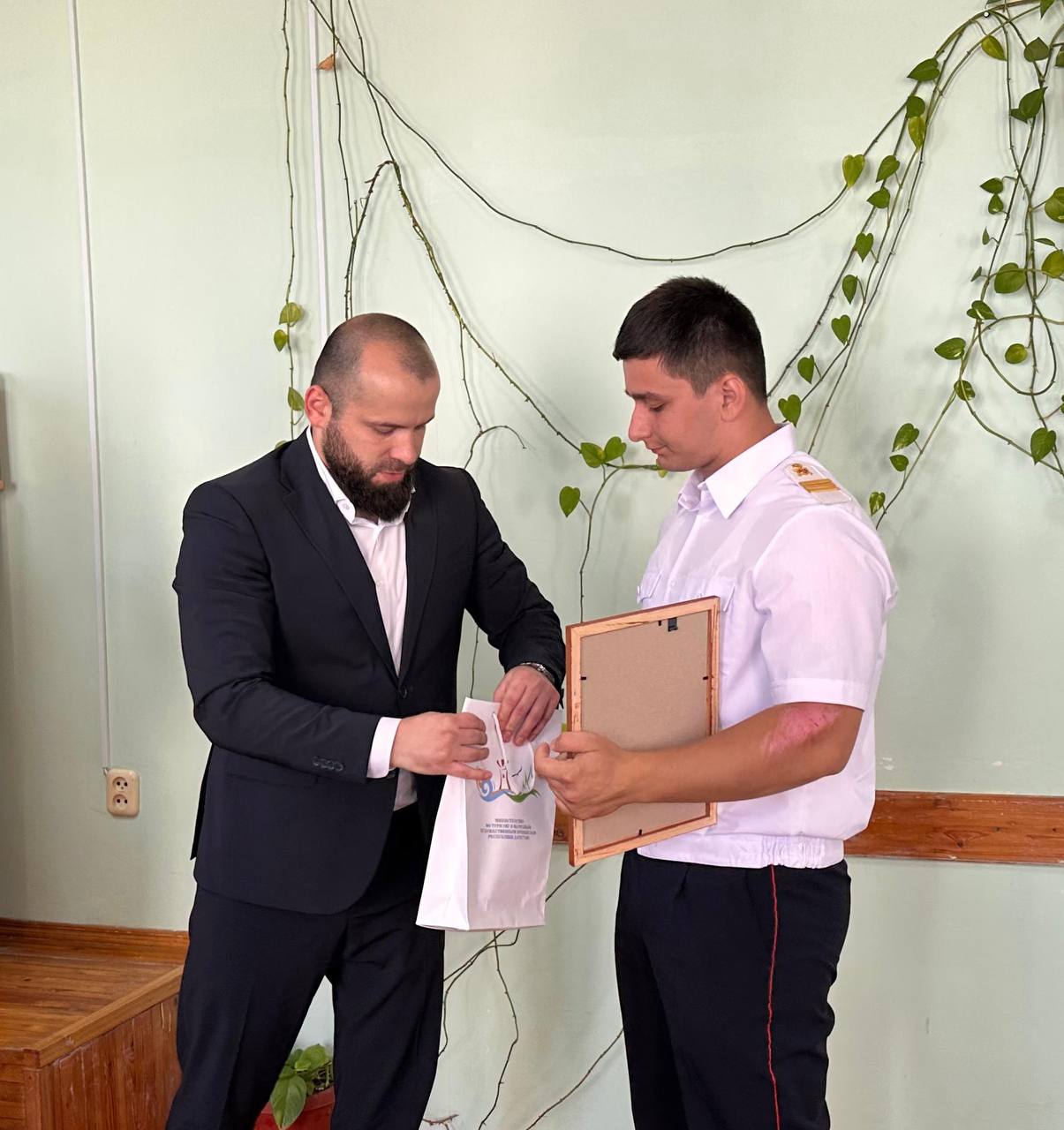 Торжественное мероприятие к 102-й годовщине патрульно-постовой службы полиции прошло в Махачкале